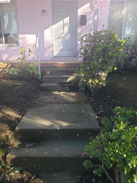 Photo of 1402 Berkeley Way, Berkeley, CA 94702 (MLS # 41132434)