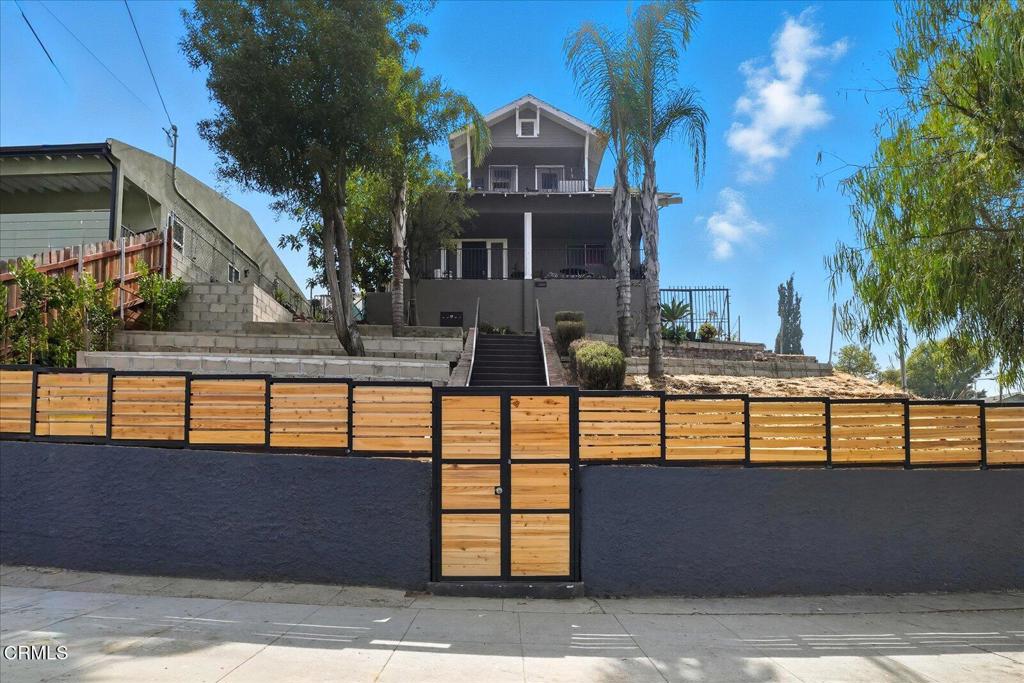 Enjoy the best of Echo Park just steps outside your door. Take a morning stroll around Echo Park Lake, grab coffee at local favorites, or explore dining and entertainment venues along Sunset Blvd. Downtown LA, Silver Lake, and Los Feliz are just minutes away, making this home a perfect hub for city living.This beautifully updated one-bedroom duplex unit blends comfort, convenience, and prime Los Angeles living in one of the city's most desirable neighborhoods.