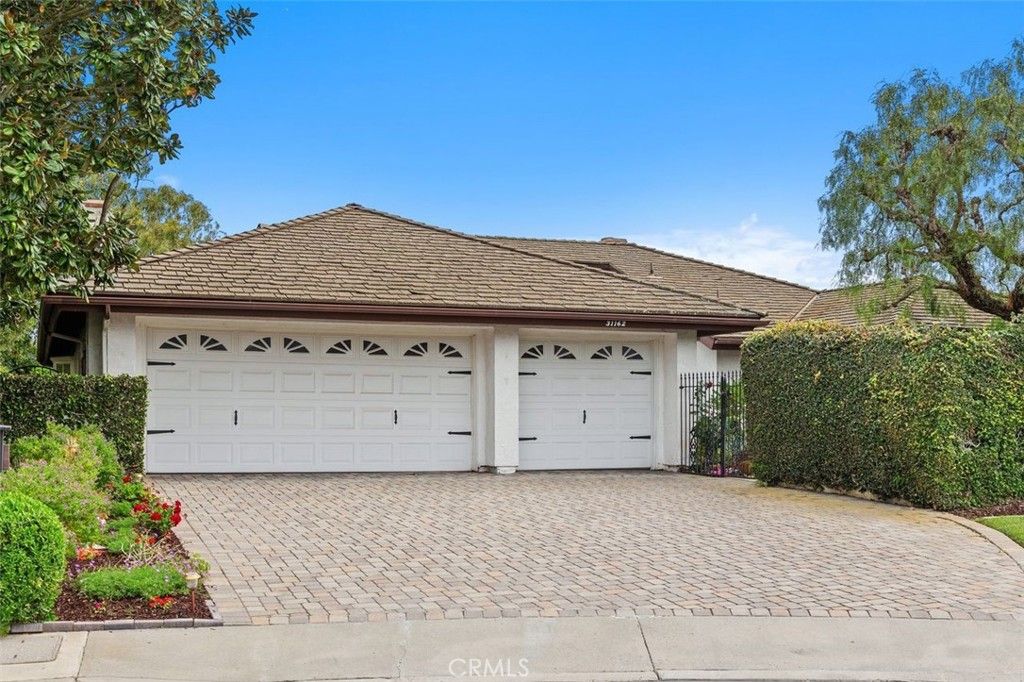 Photo of 31162 Doral Place Pl, Laguna Niguel, CA 92677 (MLS # LG26067268)