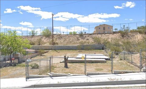 524 Pioneer Street Barstow CA 92311