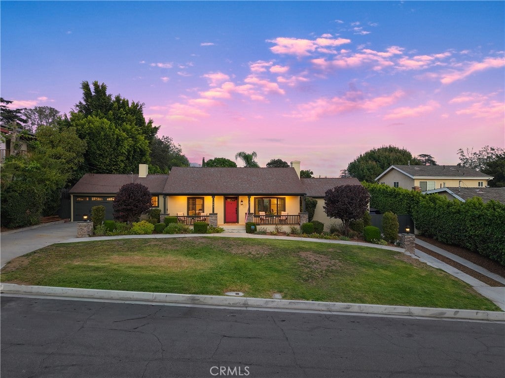 302 Highland Place