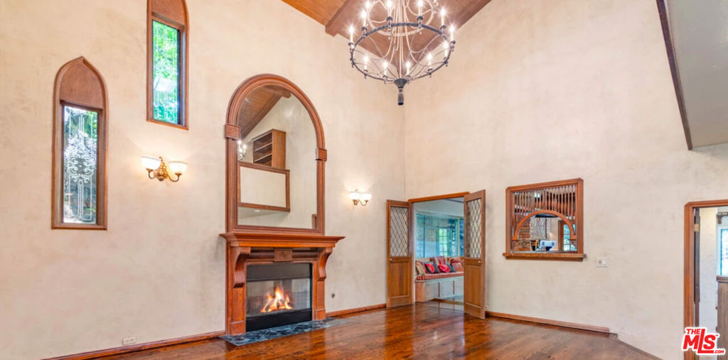 3041 E Chevy Chase Drive