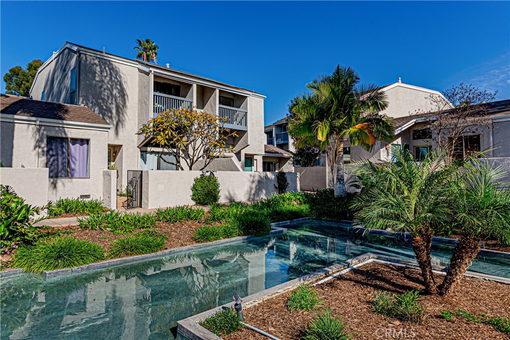 2938 Barrington Court