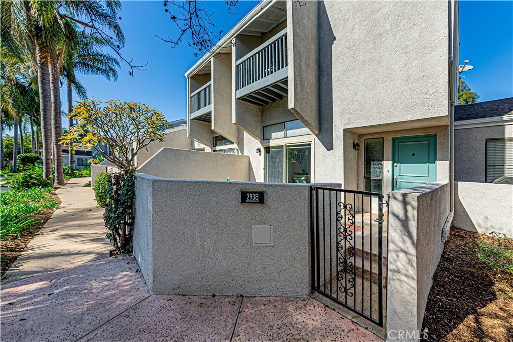 2938 Barrington Court