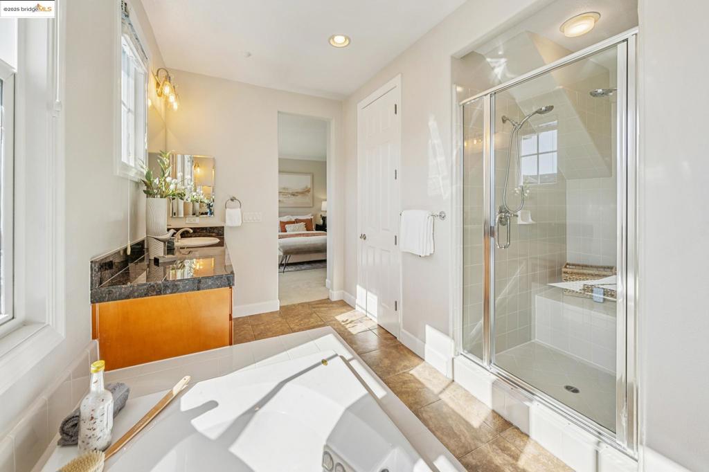 POINT RICHMOND - Residential