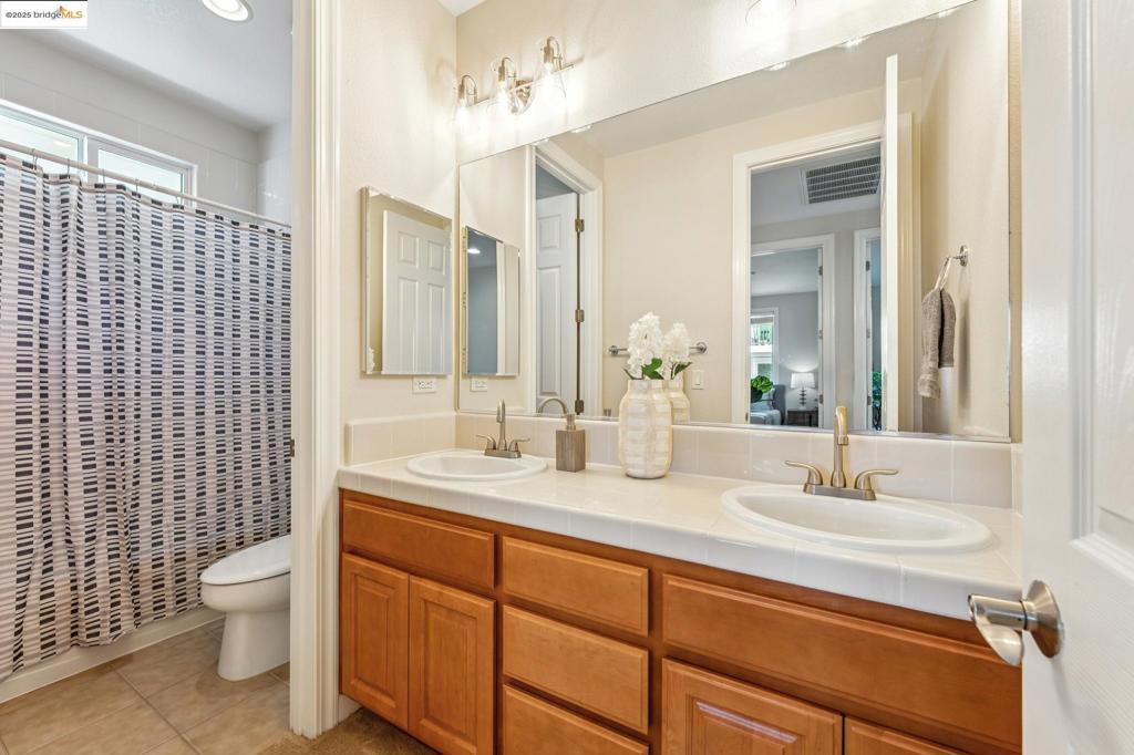 POINT RICHMOND - Residential