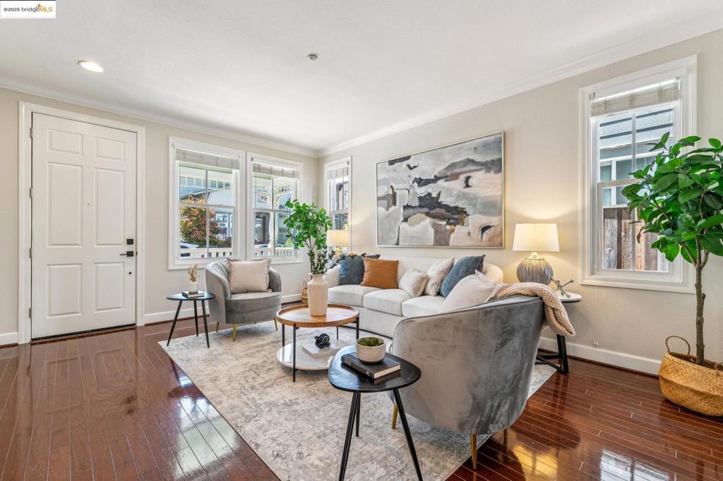 POINT RICHMOND - Residential