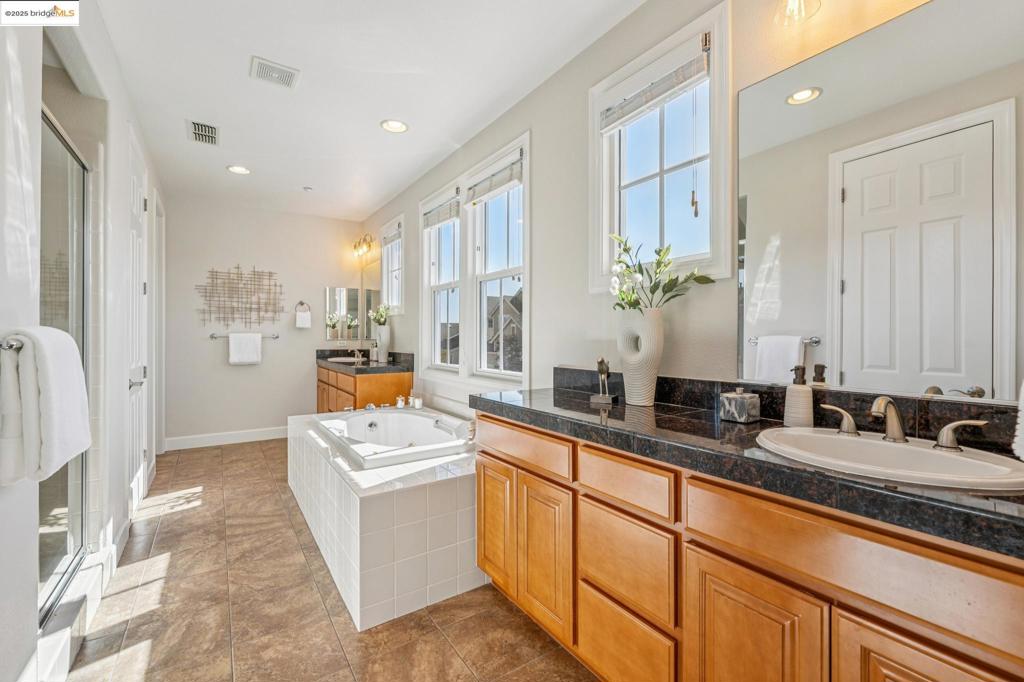 POINT RICHMOND - Residential