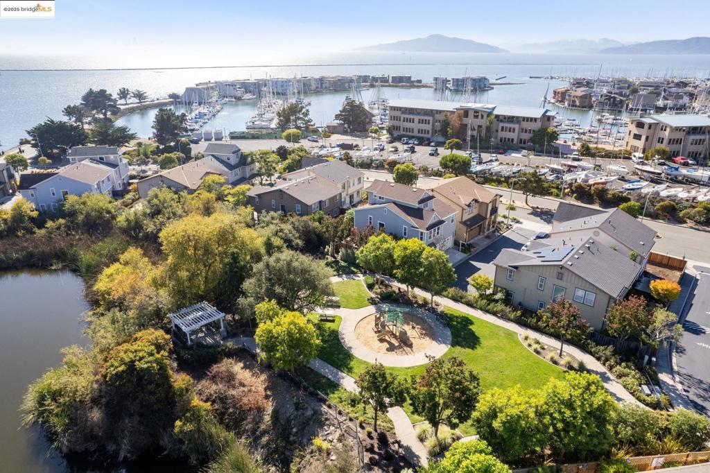 POINT RICHMOND - Residential