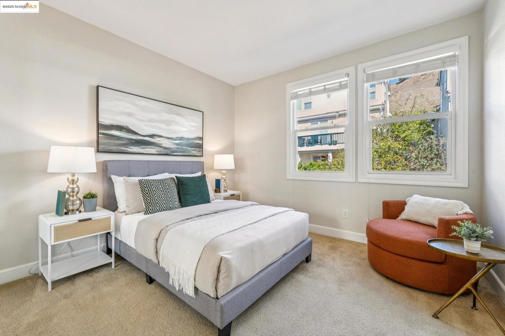 POINT RICHMOND - Residential