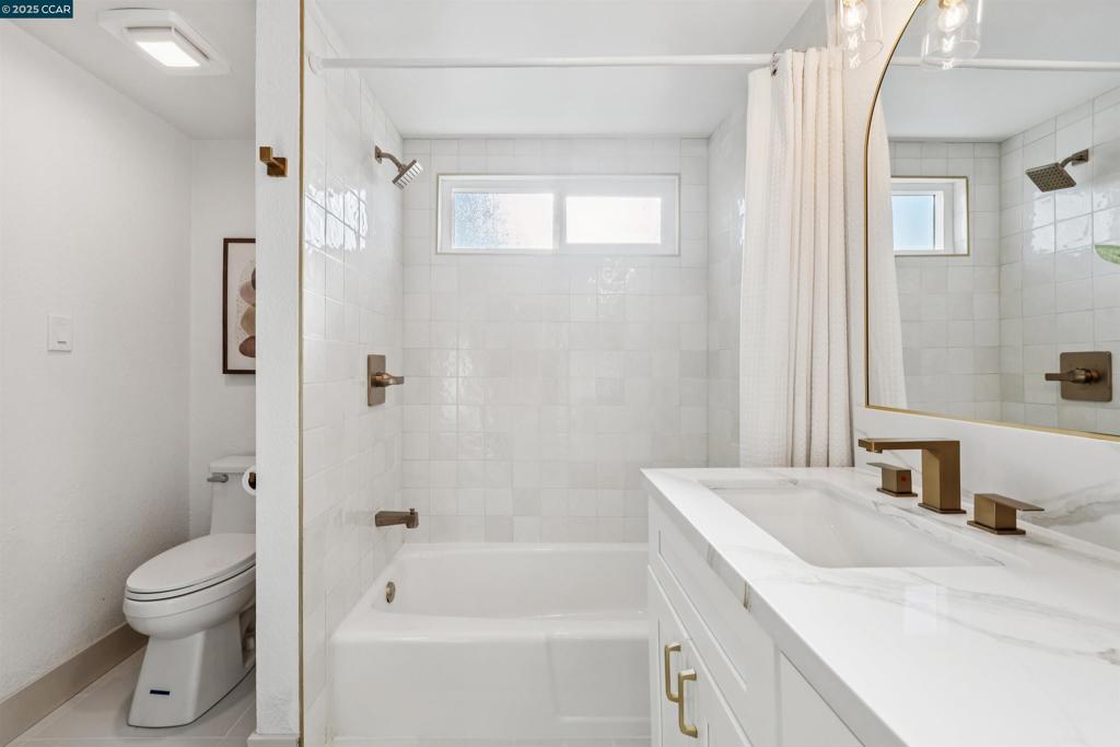 RANCHO SAN RAMON - Residential