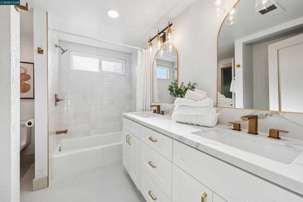 RANCHO SAN RAMON - Residential