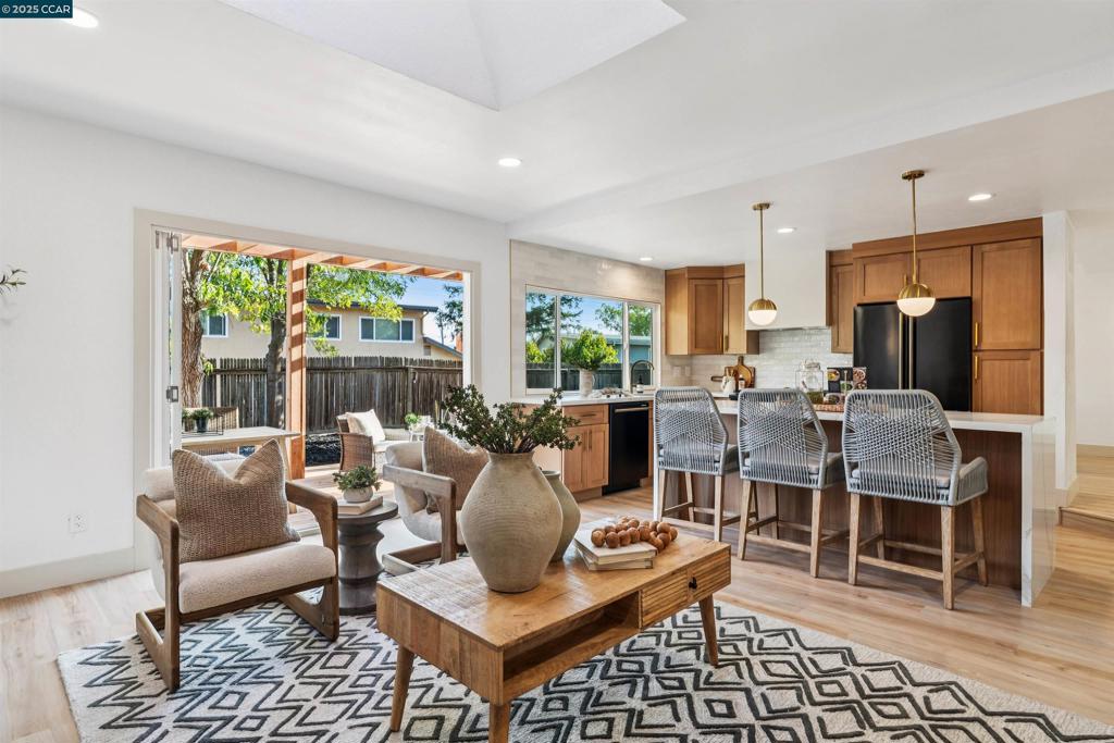RANCHO SAN RAMON - Residential