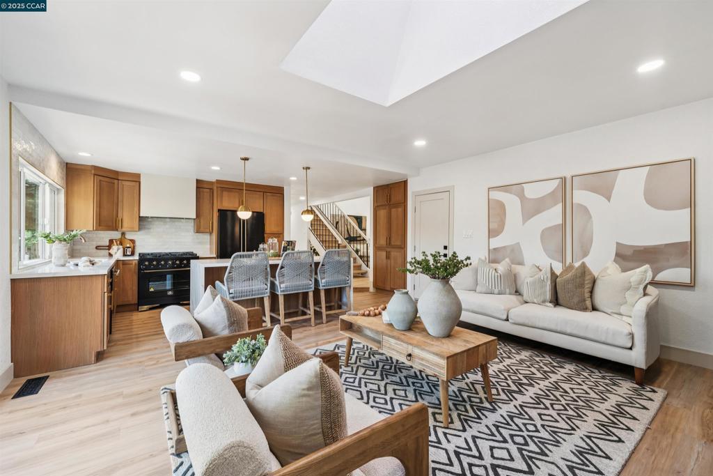 RANCHO SAN RAMON - Residential