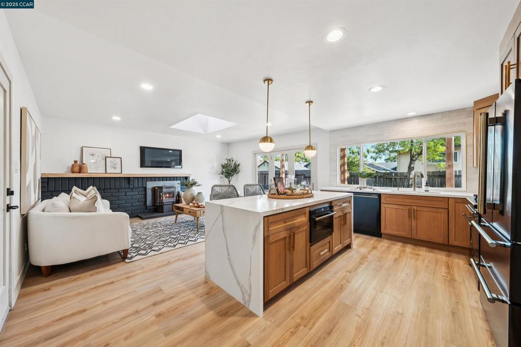 RANCHO SAN RAMON - Residential