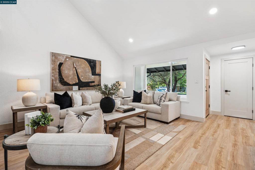 RANCHO SAN RAMON - Residential