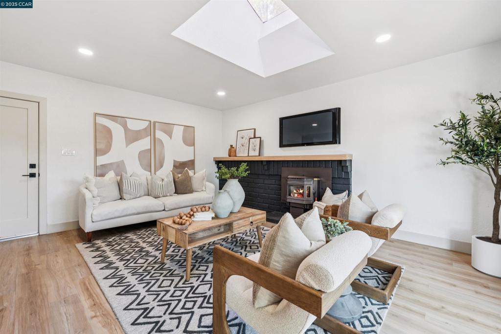 RANCHO SAN RAMON - Residential