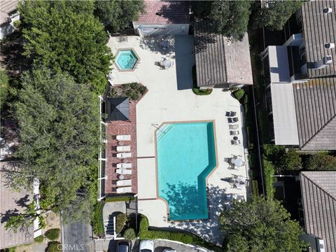 Tiny photo for 38220 Oaktree Loop, Murrieta, CA 92562 (MLS # SW26071186)