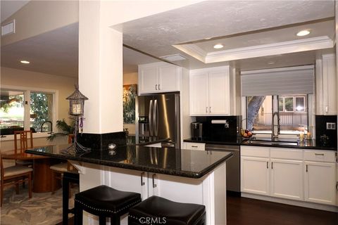 Tiny photo for 38220 Oaktree Loop, Murrieta, CA 92562 (MLS # SW26071186)