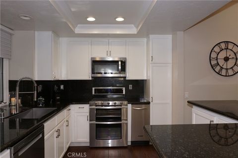 Tiny photo for 38220 Oaktree Loop, Murrieta, CA 92562 (MLS # SW26071186)