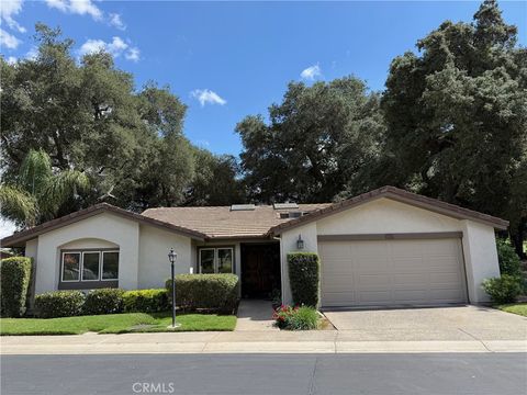 Photo of 38220 Oaktree Loop, Murrieta, CA 92562 (MLS # SW26071186)