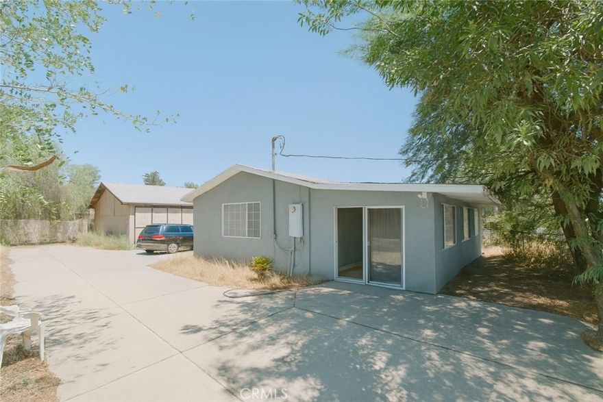 Don't miss out on this property that is priced to sell! Skies the limit to what you can do with the all usable 4.33+ acres corner lot that boasts beautiful mountainous view , and an excellent foundation for creating your own private oasis.  Spacious 3-bedroom, 1 bathroom 2148 sqft  living space with 3000 sqft workshop in the back of the house. This land is a rare find, offering ample space, essential utilities, and the serenity of rural life, all within reach of nearby conveniences. This is a great opportunity to own an affordable slice of country paradise! Conveniently close to town and freeways. Near open land for biking, hiking, horseback riding. Property is offed in a “As Is” basis along with buyer to do their own due diligence verifying lot size and location access to septic system.





 SHOW IT AND SELL IT !!!!!!