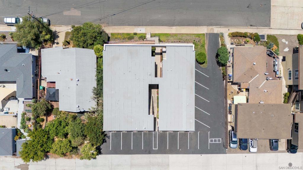 5844 Riley St.