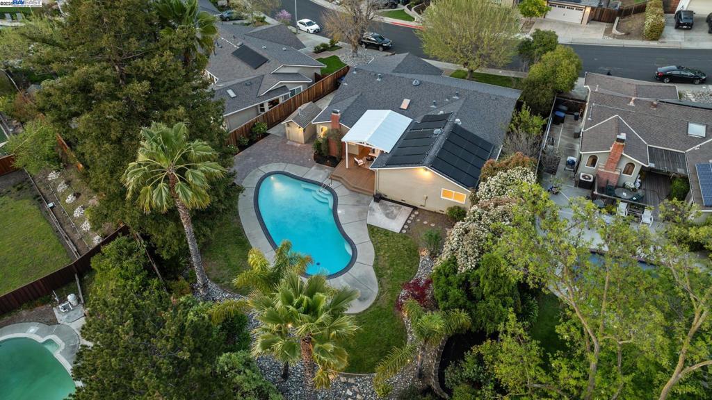 5571 San Jose Dr