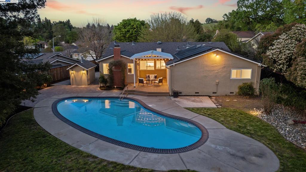 5571 San Jose Dr