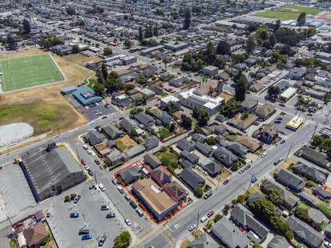 Photo of 406 E 5th Street, Watsonville, CA 95076 (MLS # ML82054887)