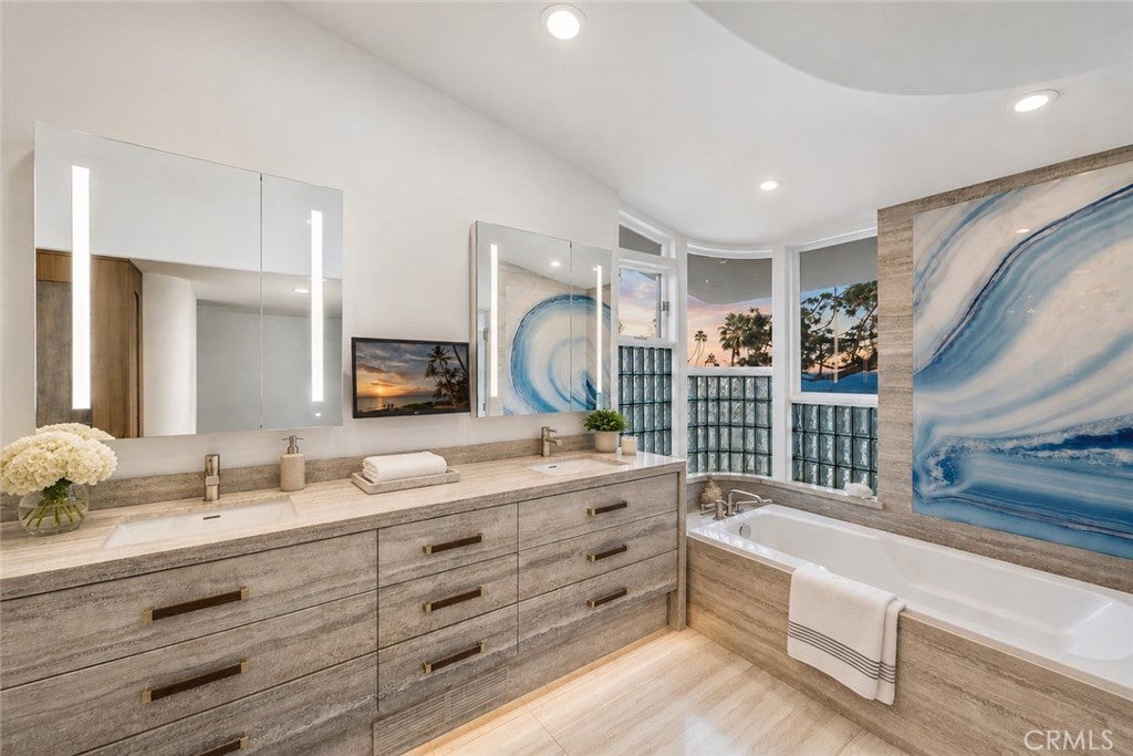 594 Cliff Drive, Laguna Beach CA 92651 - Photo 27
