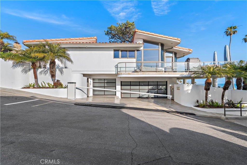 594 Cliff Drive