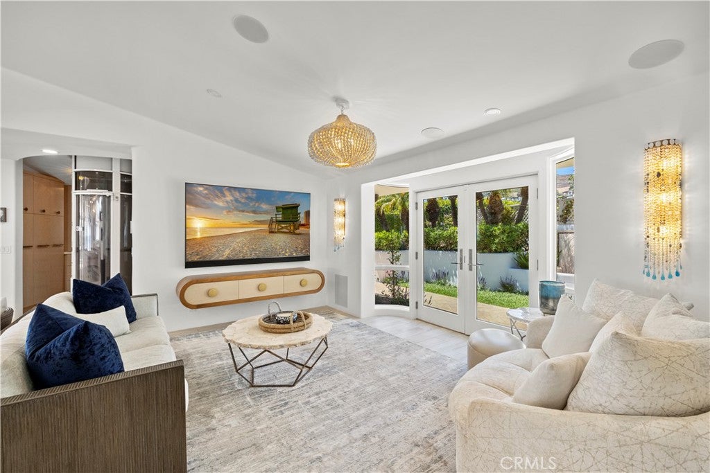 594 Cliff Drive, Laguna Beach CA 92651 - Photo 18