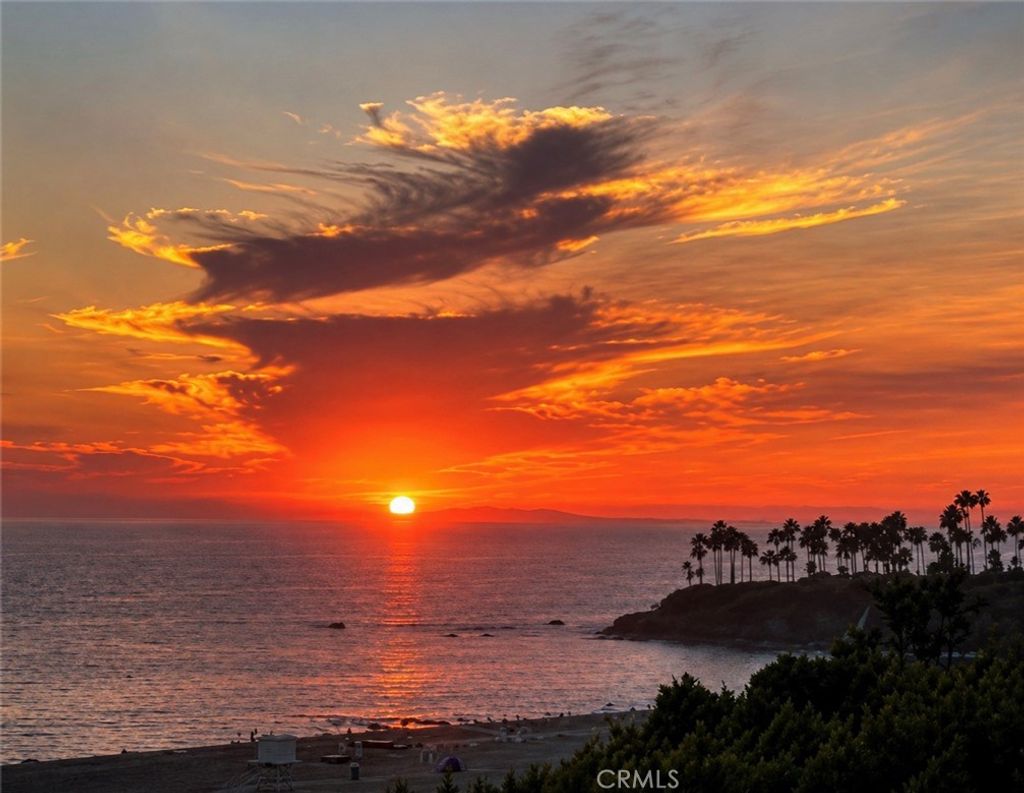 Photo of 594 Cliff Drive, Laguna Beach, CA 92651 (MLS # LG26129595)