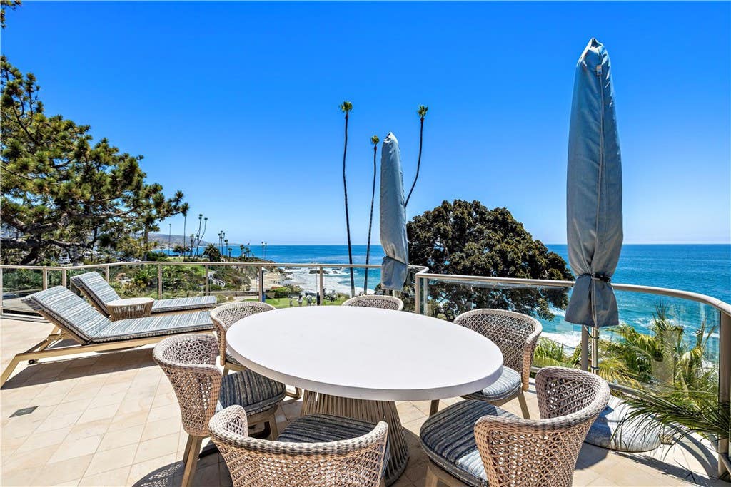 Photo of 594 Cliff Drive, Laguna Beach, CA 92651 (MLS # LG26129595)
