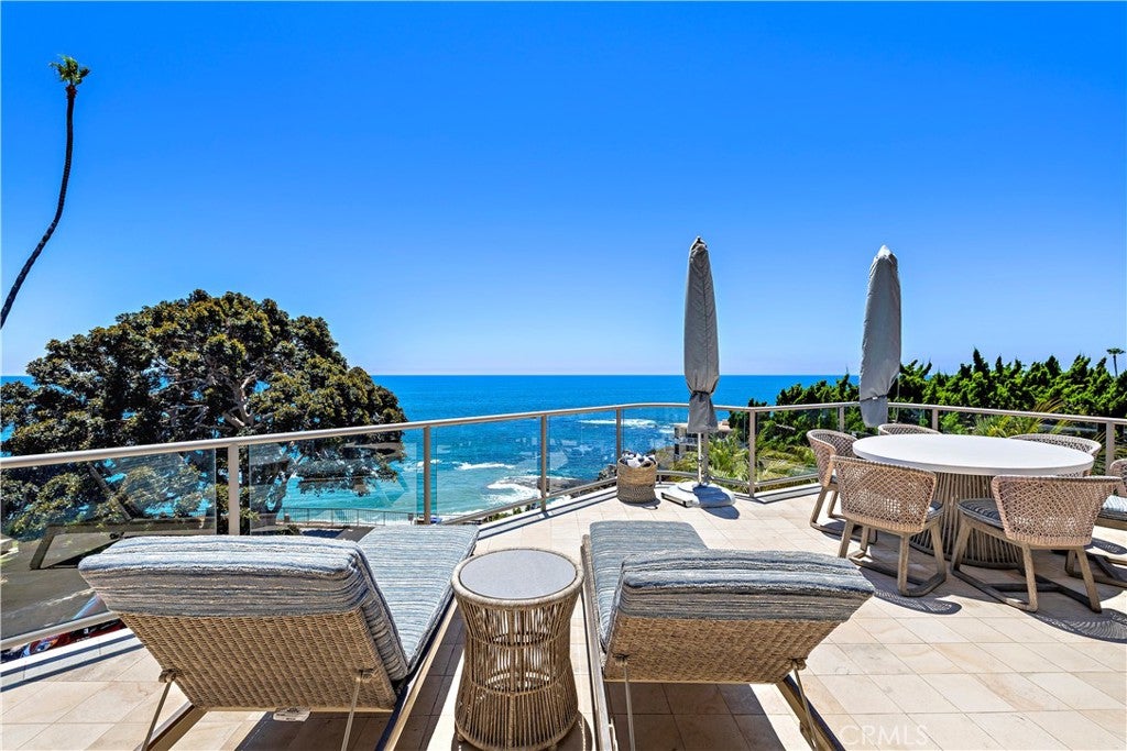 594 Cliff Drive