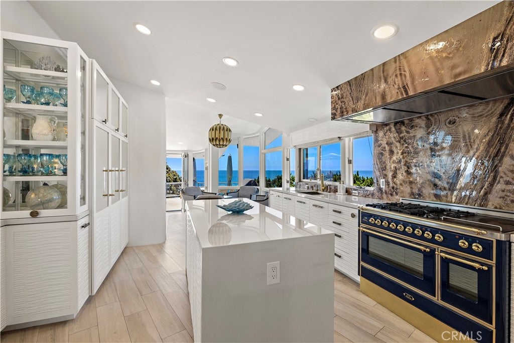 594 Cliff Drive, Laguna Beach CA 92651 - Photo 8