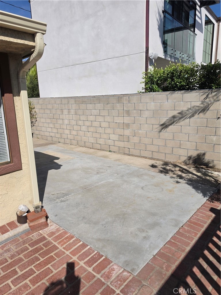 2212 Laurel, Newport Beach CA 92663 - Photo 13