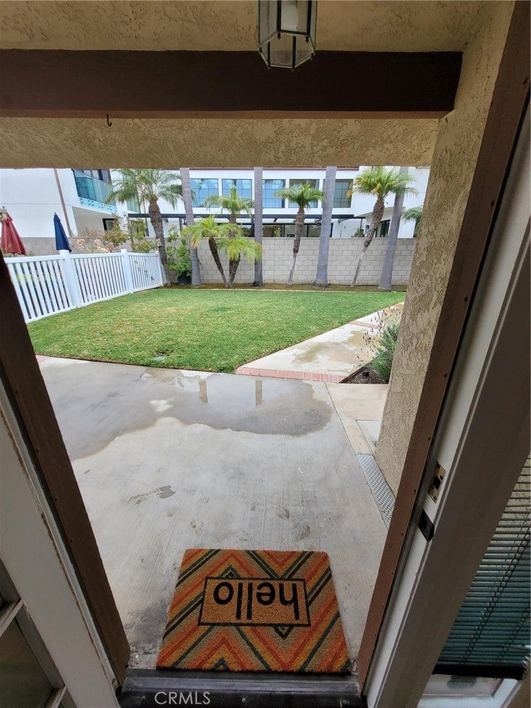 2212 Laurel, Newport Beach CA 92663 - Photo 10