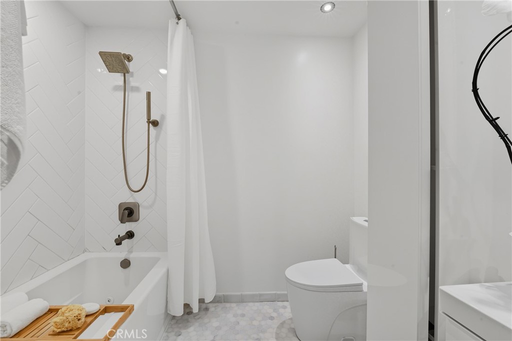 Marina Pacifica (MRP) - Residential