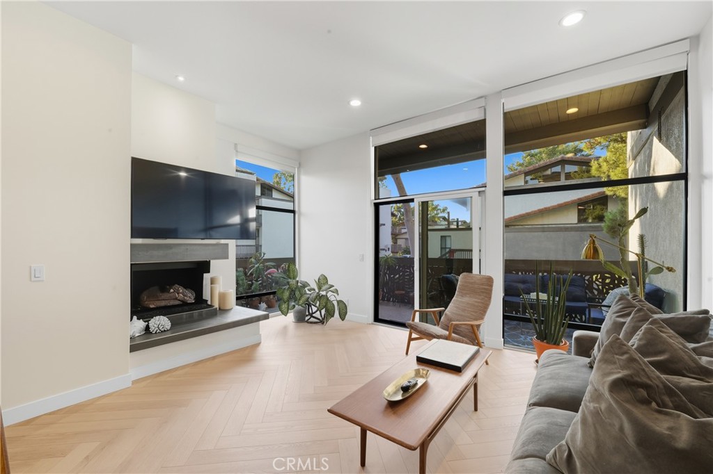 Marina Pacifica (MRP) - Residential