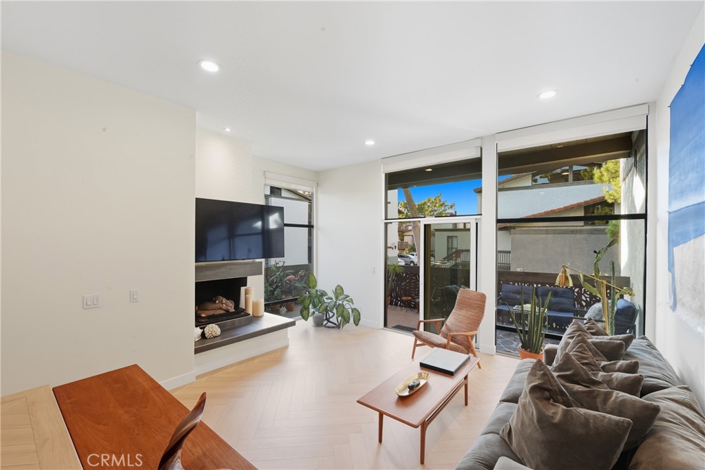 Marina Pacifica (MRP) - Residential