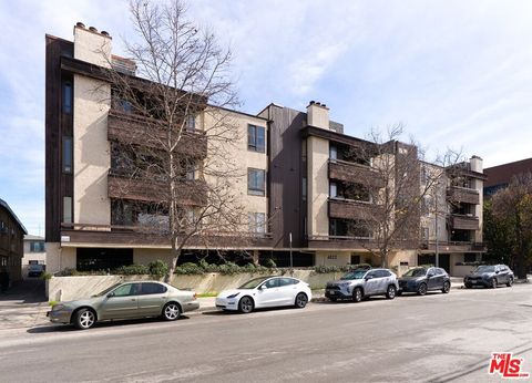 Photo of 4822 Van Noord Avenue #6, Sherman Oaks, CA 91423 (MLS # 26653535)