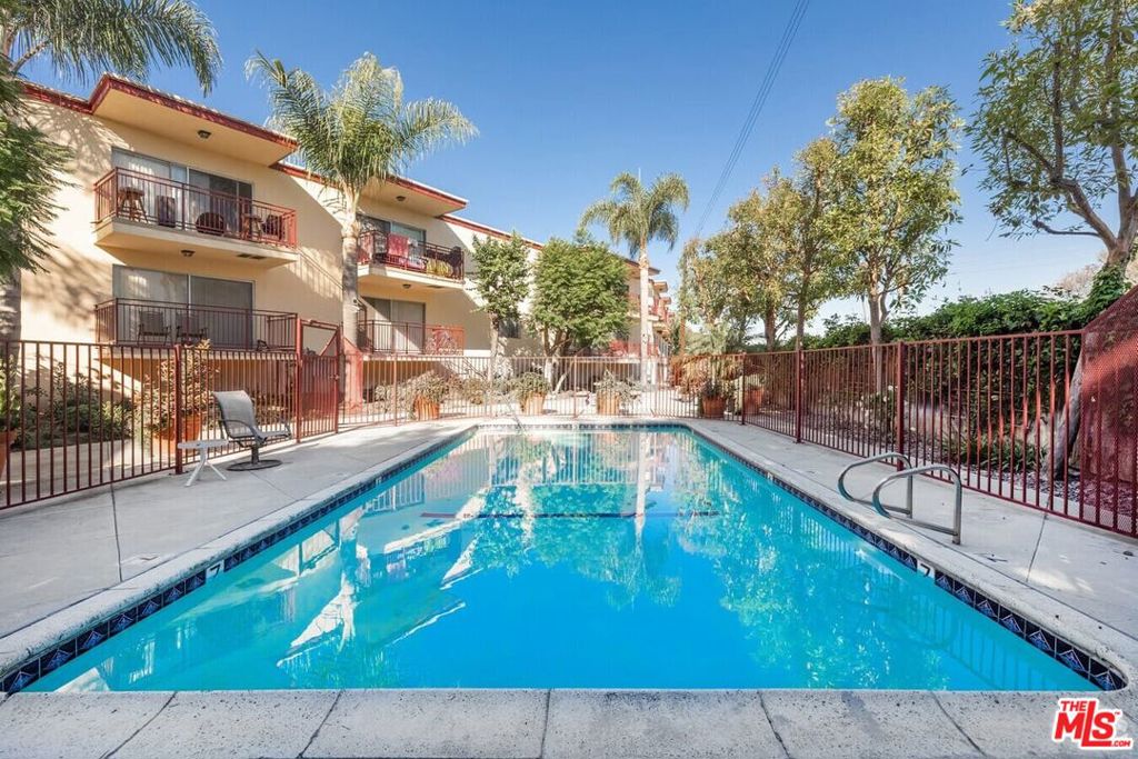 3320 Redondo Beach Boulevard