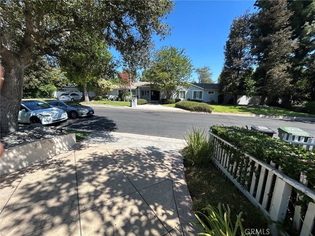 17229 Weddington