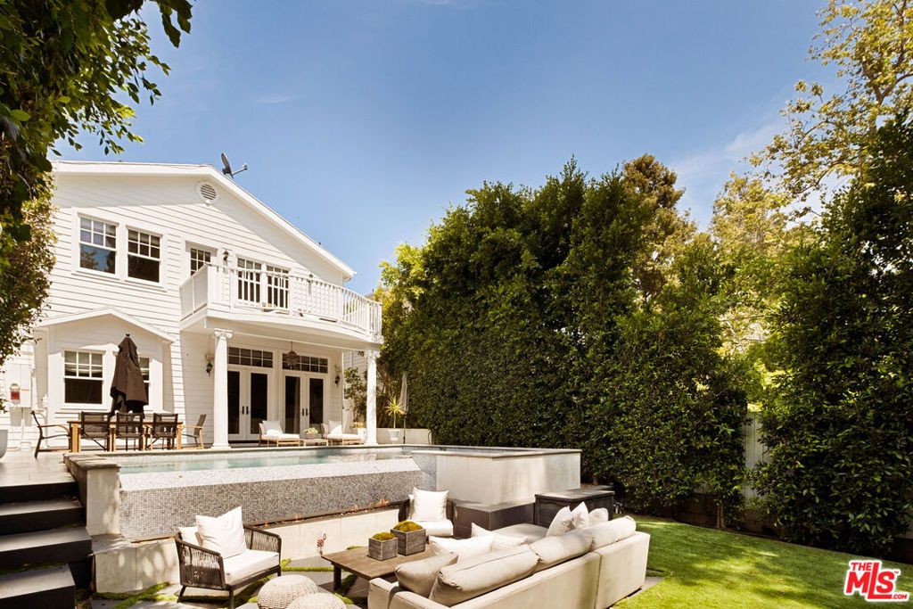 Photo of 867 Wellesley Avenue, Los Angeles, CA 90049 (MLS # 26839403)