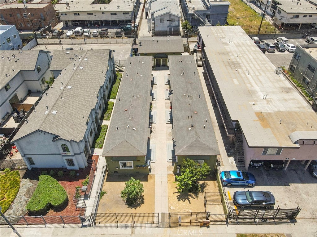 606 W 81st