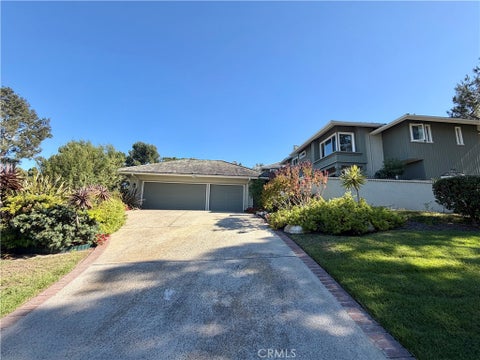 Photo of 2 Vienna, Newport Beach, CA 92660 (MLS # TR26148379)