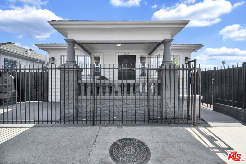 1858 W Vernon Avenue