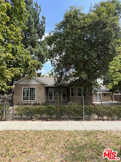 Photo of 7348 Vassar Avenue, Canoga Park, CA 91303 (MLS # 26644013)
